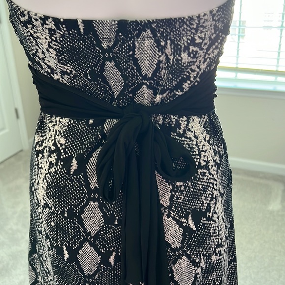 Adorable Strapless Mini Dress w/pockets - Picture 5 of 6